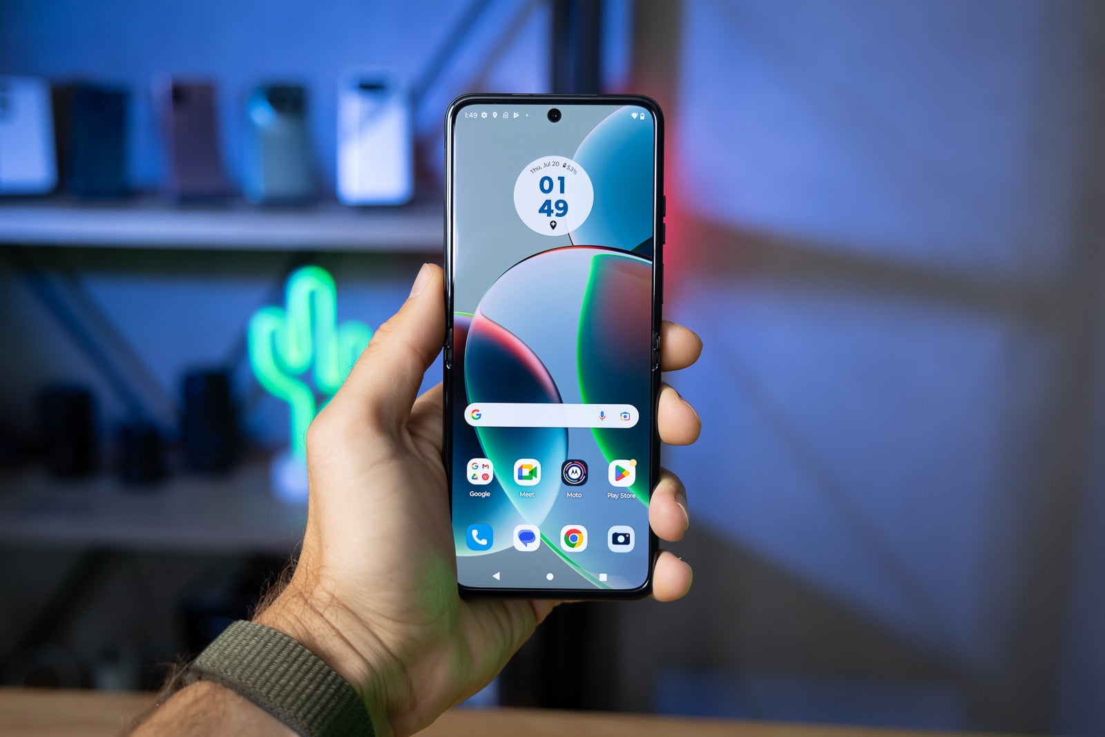 Image credit - PhoneArena - Motorola Razr (2023) Review: A flippin&#039; good deal!