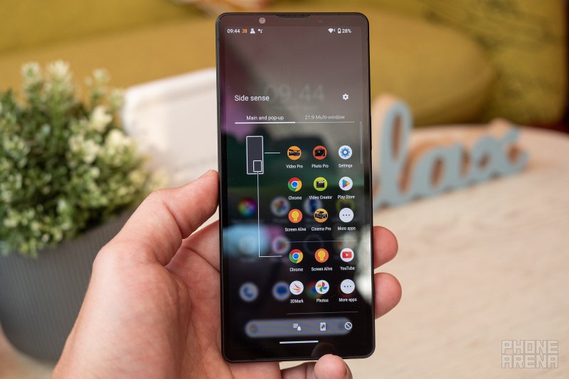 Sony Targets Vloggers and Other Content Creators With Xperia 5 V