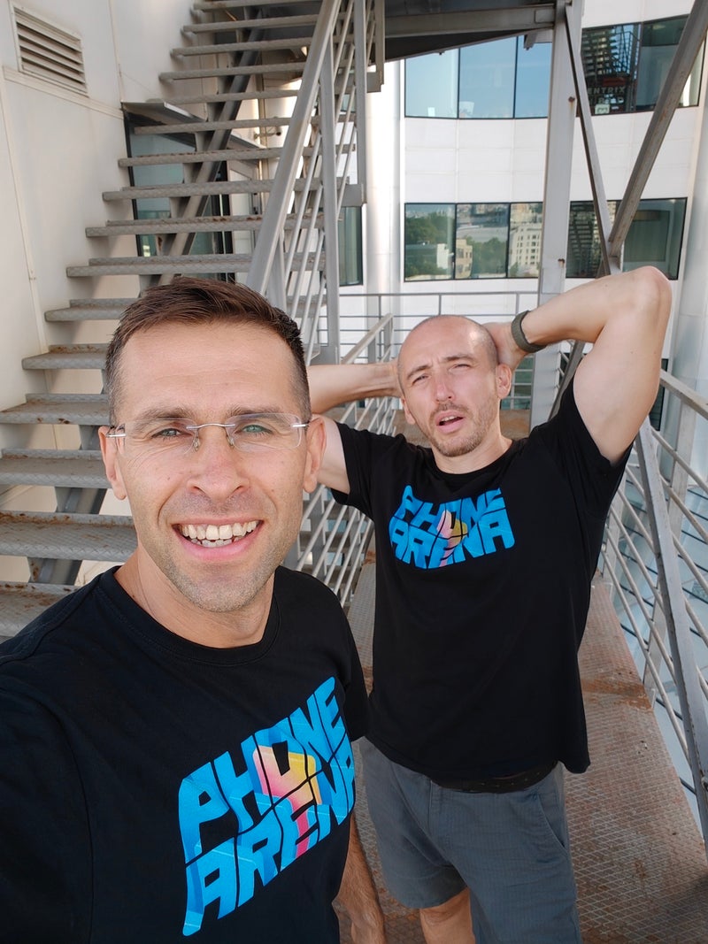 OnePlus 11 Wide Selfie