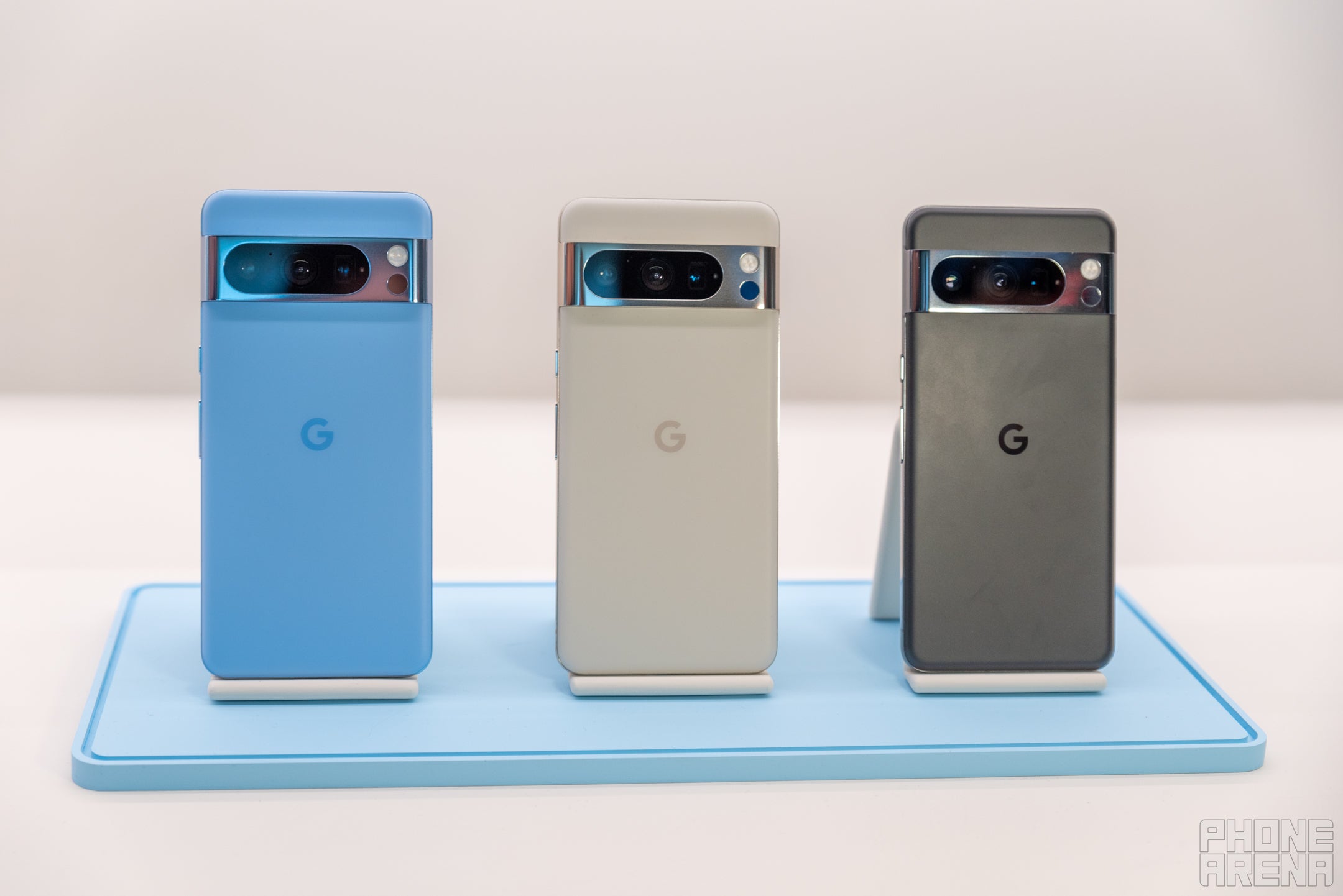 Google Pixel 8 and Pixel 8 Pro hands-on: Generative AI and a