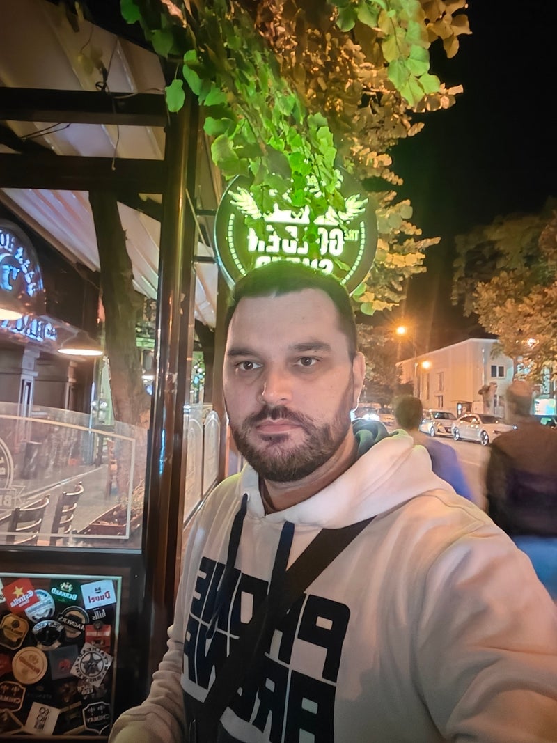 OnePlus Open internal camera selfie