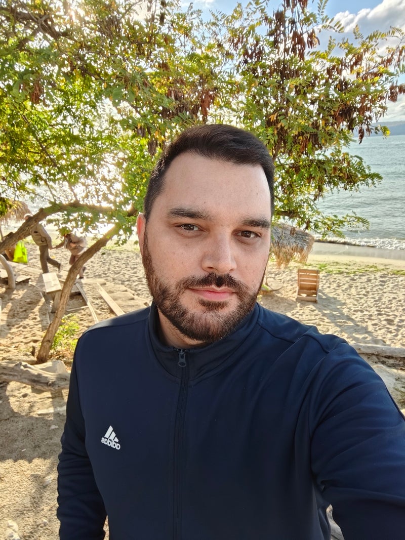 OnePlus Open selfie