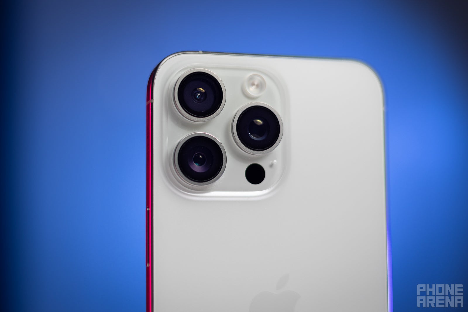 The iPhone 15 Pro Max Has a Tetraprism Camera—What the Heck Is That?