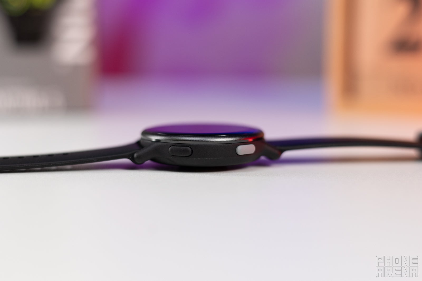 Les boutons de notre appareil oscillaient un peu (Image de PhoneArena) - Garmin Vivoactive 5 Review : 300 $ bien dépensés