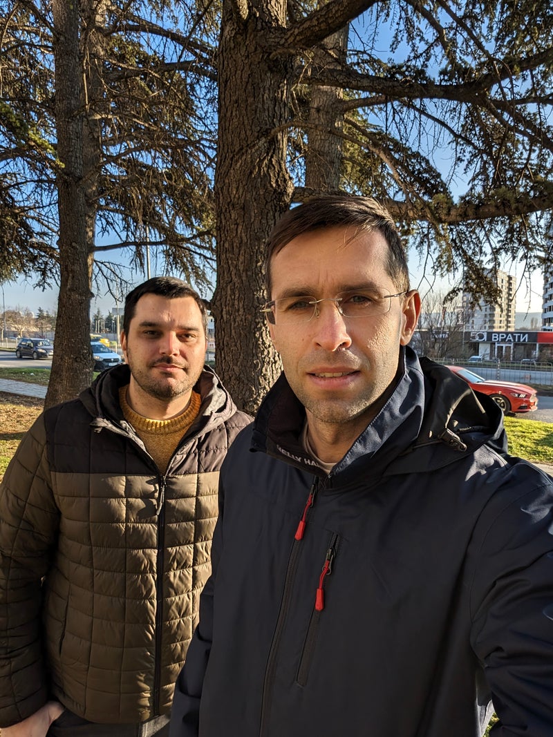 Pixel 8 Pro group selfie