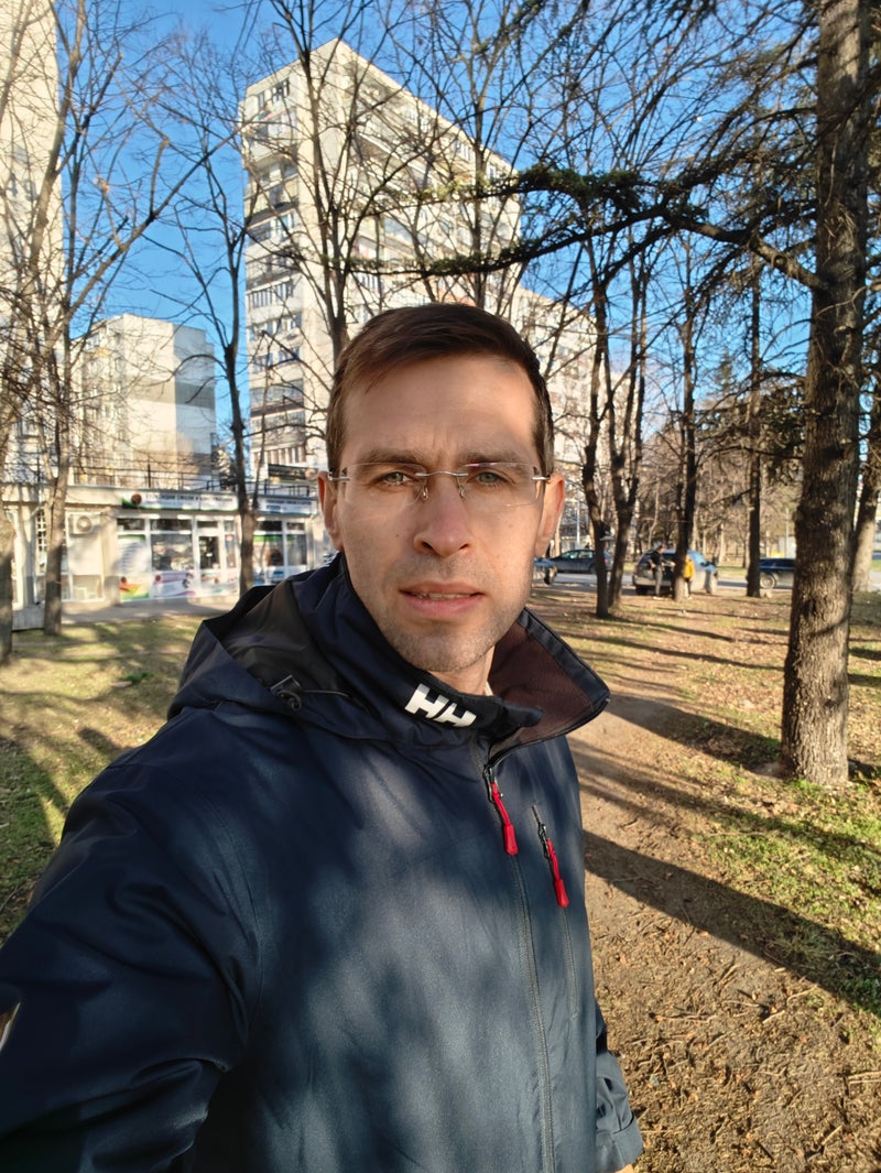 OnePlus 12 solo selfie