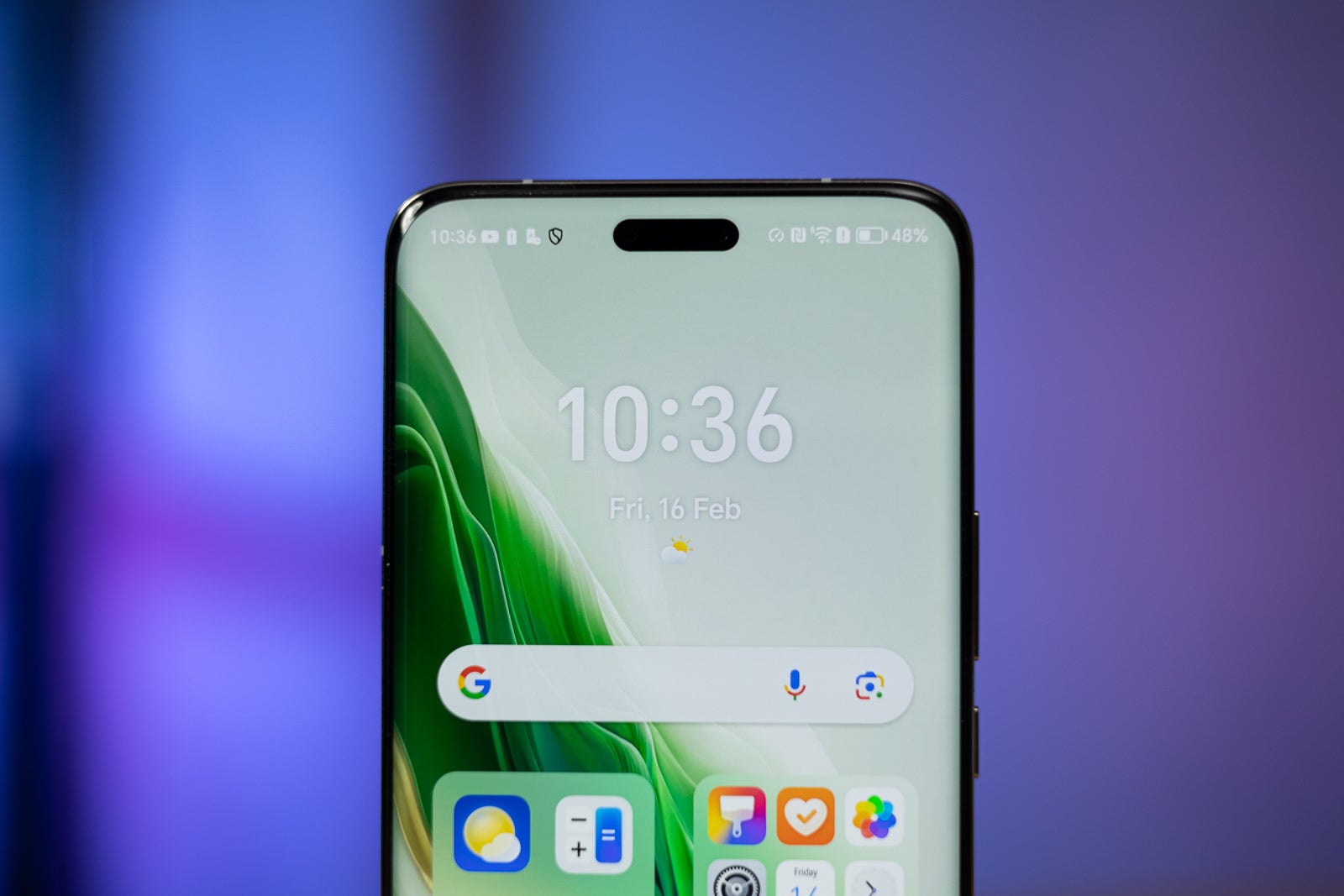 Honor Magic 6 Pro and its 6.8&quot; OLED screen (Image credit - PhoneArena) - Honor Magic 6 Pro Review: The Jade Warrior