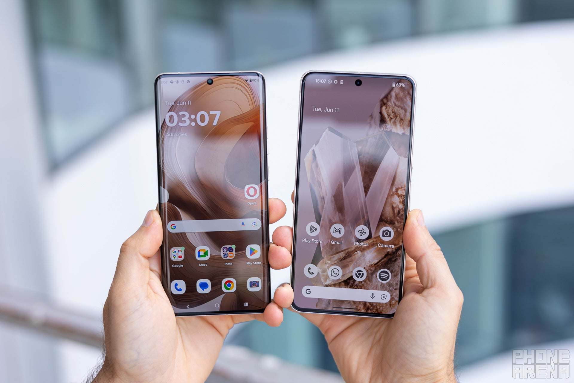 Both displays are bright and detailed (Image by PhoneArena) - Motorola Edge 50 Ultra vs Google Pixel 8 Pro