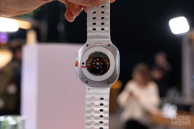 he Galaxy Watch looks very slick in its fairer color option