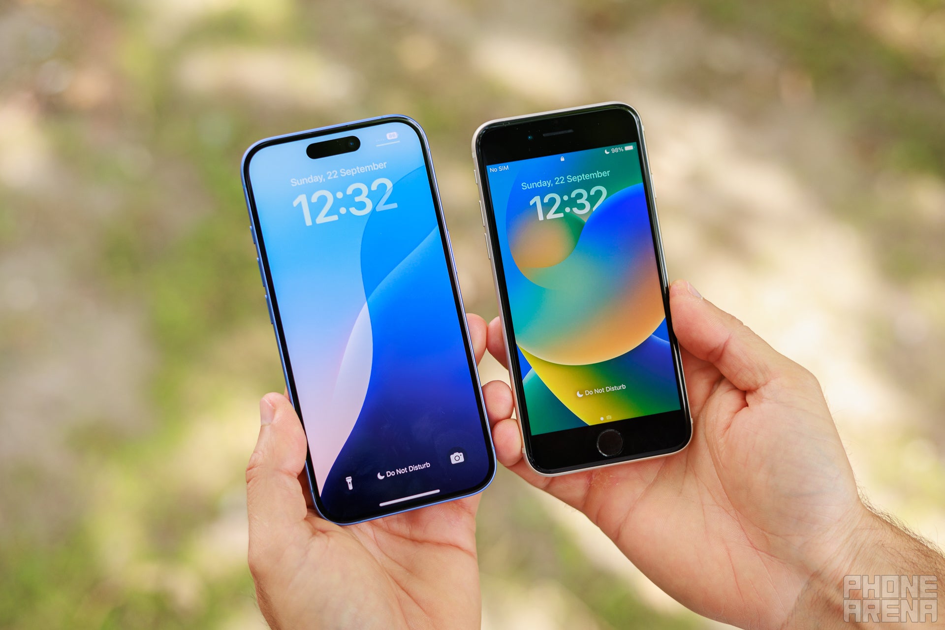 It's funny how the iPhone SE 2022 looks like you are playing a YouTube video on it. That's how weird and outdated those thick bezels are. | Image by PhoneArena - iPhone 16 vs iPhone SE 2022: It's worth paying the extra buck