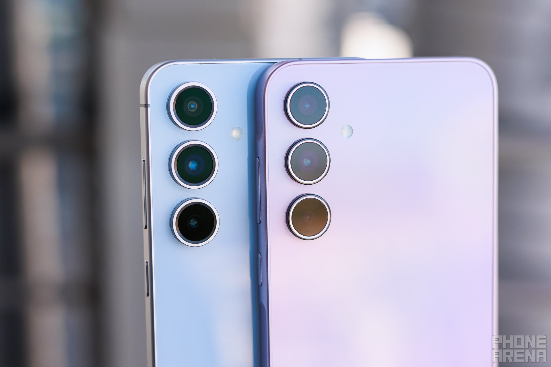 There is a massive difference in the main camera quality between the S24 FE and A35 5G. (Image by PhoneArena) - Galaxy S24 FE vs Galaxy A35 5G: Which is the better value for your money?