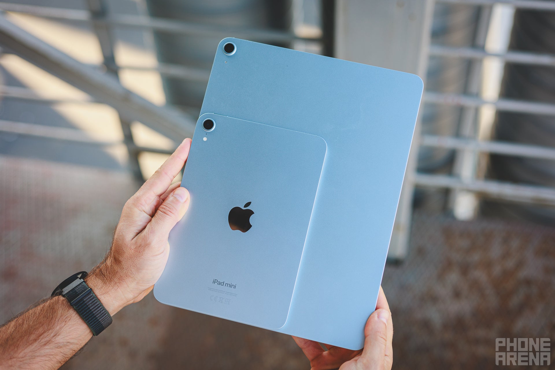 iPad mini (A17 Skilled) vs iPad Air (M2): tiny powerhouse vs the Skilled substitute