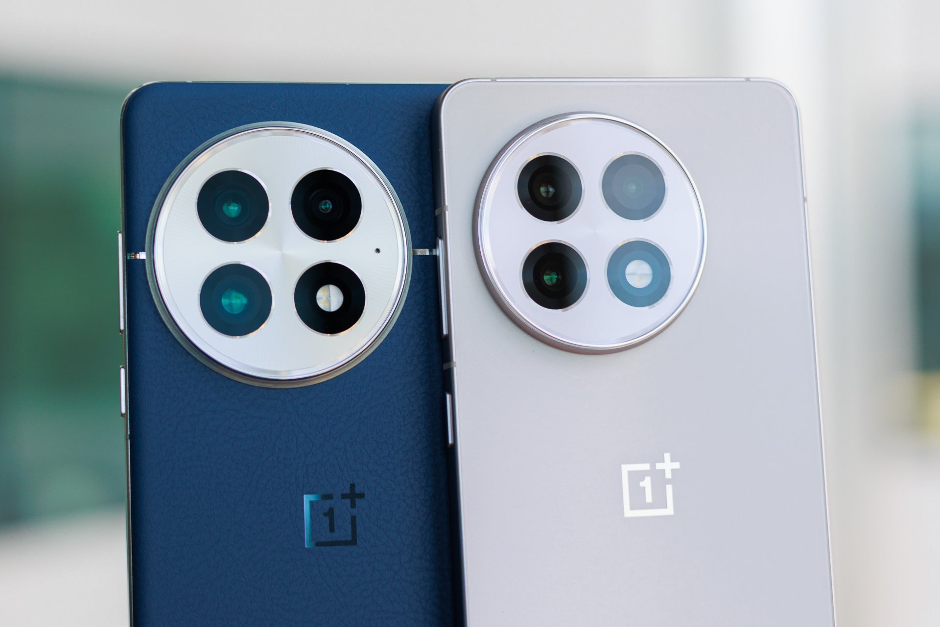 OnePlus 13 vs OnePlus 13R: Value, value, value