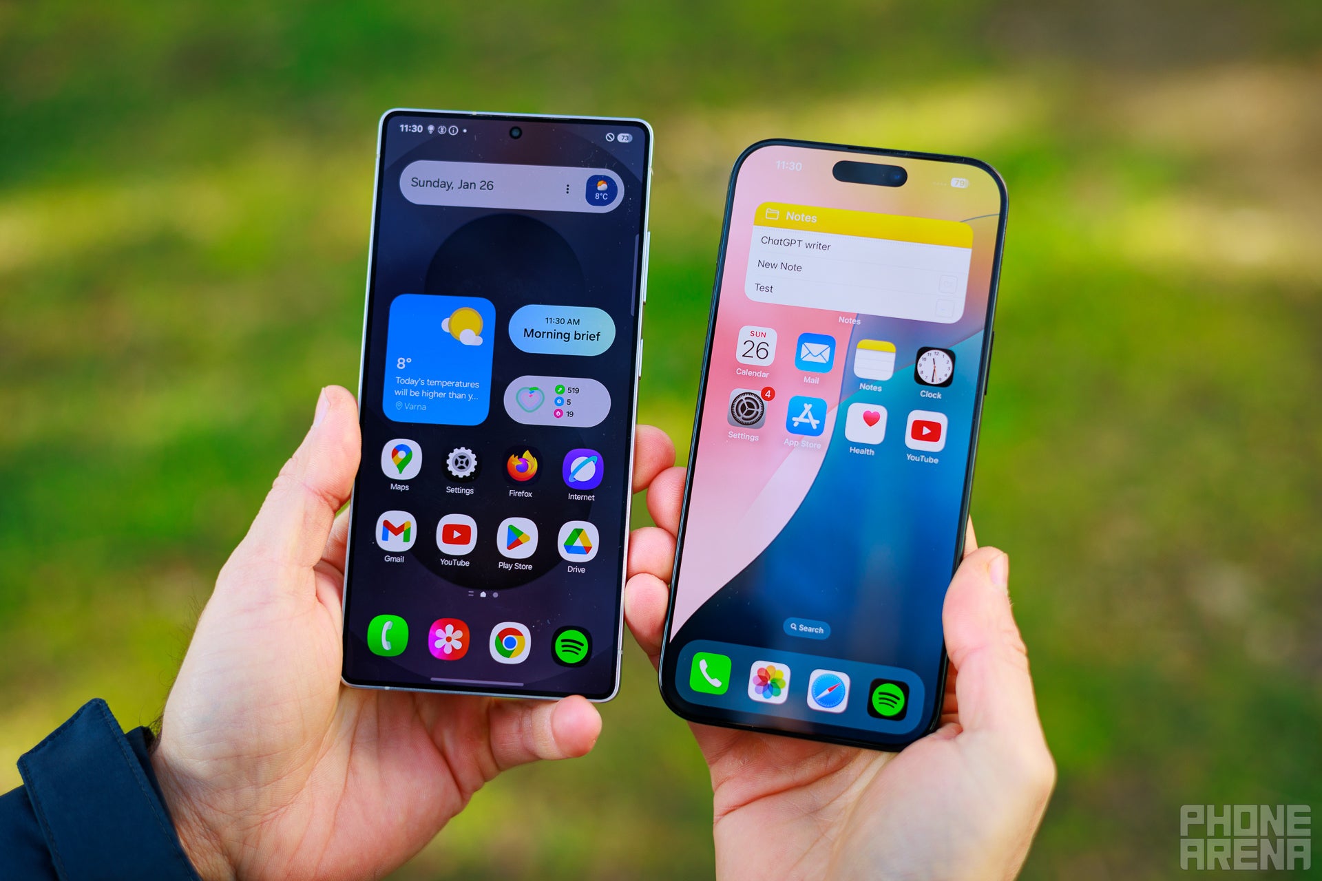 Gorgeous screens at the front (Image by PhoneArena) - Samsung Galaxy S25 Ultra vs iPhone 16 Pro Max: The best phones right now