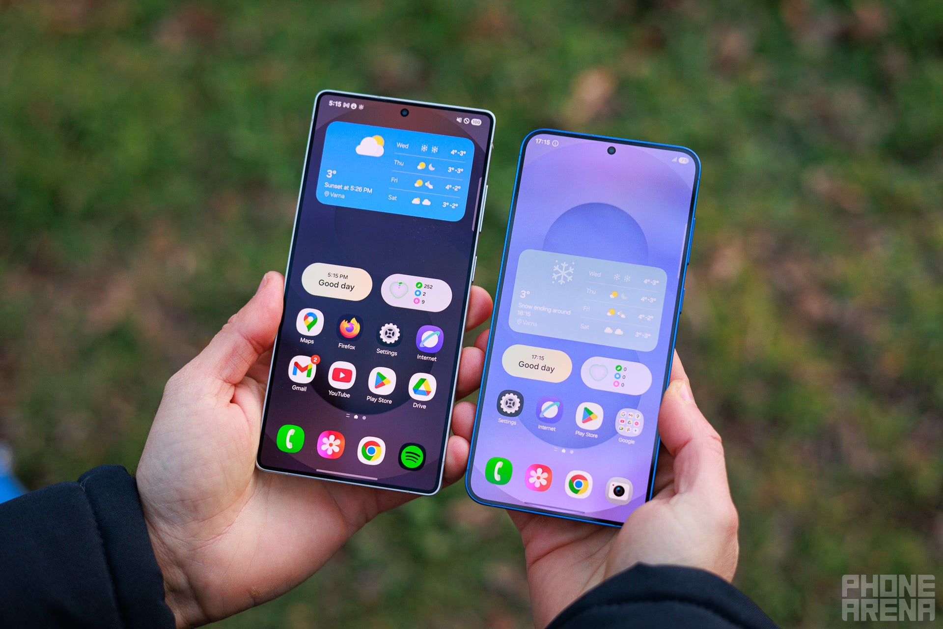 Gorgeous AMOLED displays on both phones (Image by PhoneArena) - Samsung Galaxy S25 Ultra vs Galaxy S25 Plus: Has the smaller phone caught up?