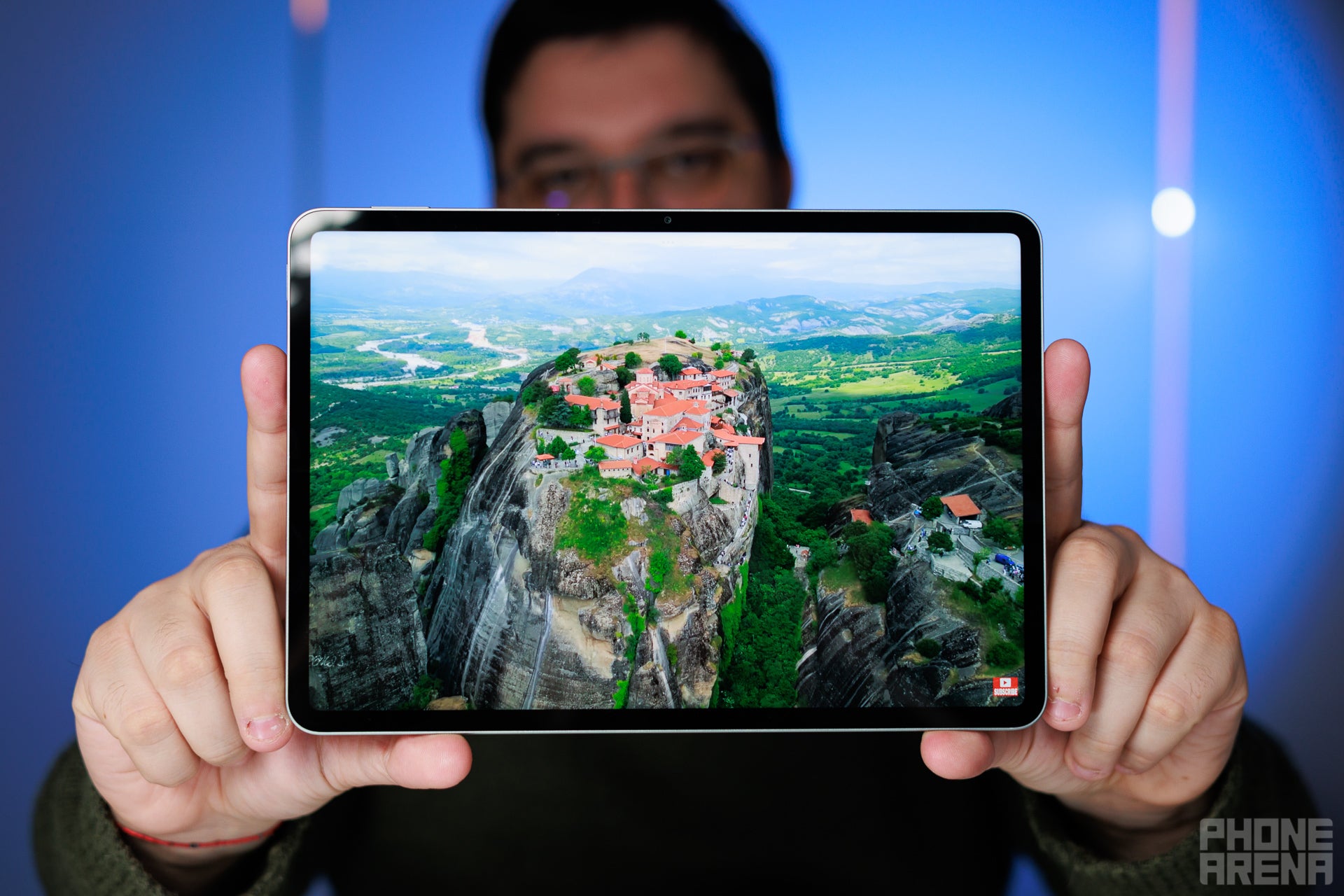 It&#039;s an okay display, but it&#039;s not OLED (Image by PhoneArena) - Xiaomi Pad 7 Pro Review: Excellent value tablet with a few flaws