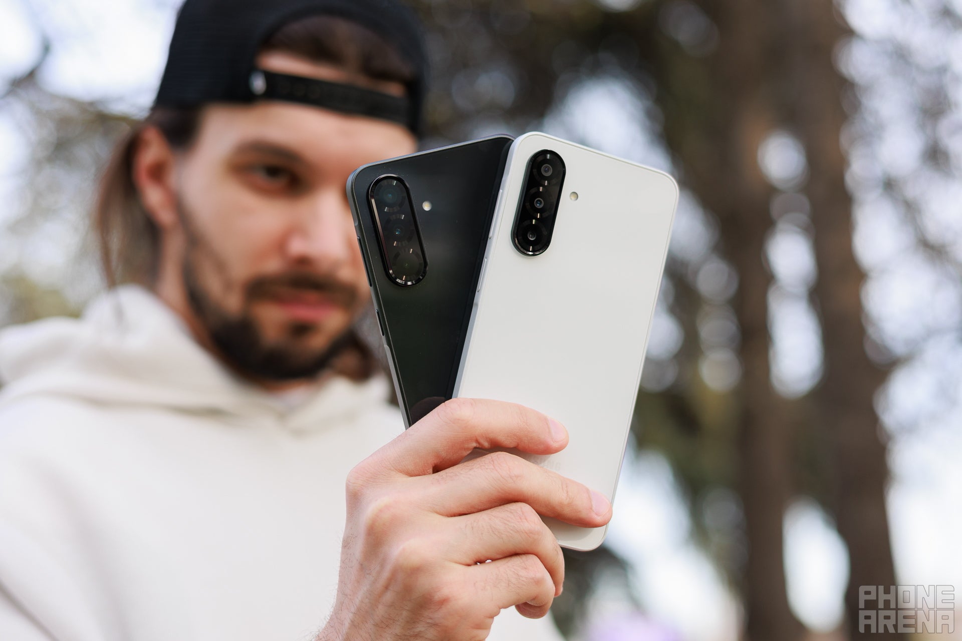 Samsung Galaxy A26 vs Galaxy A36: how much to spend on a midranger?