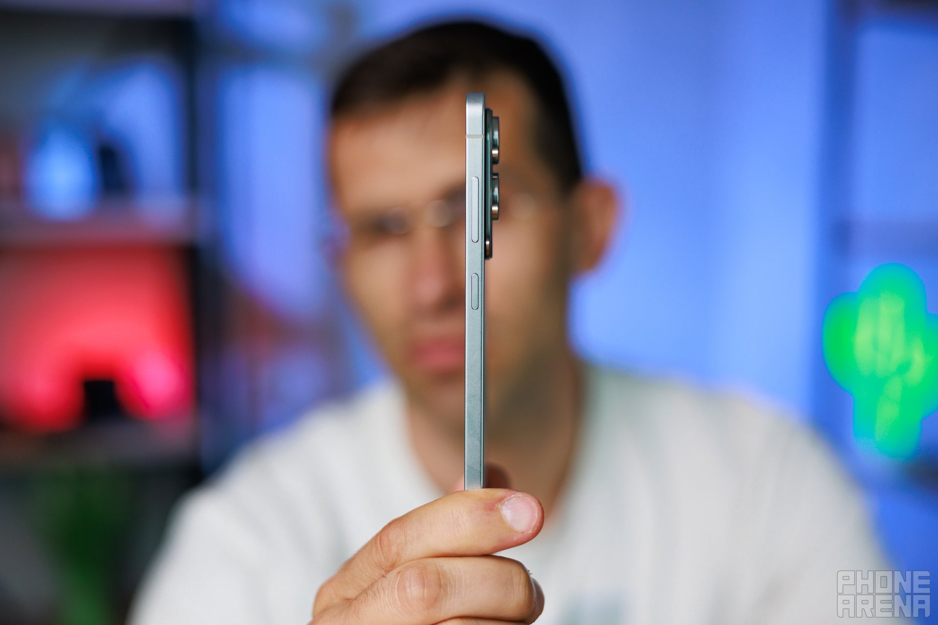 My new sword (Image by PhoneArena) - Samsung Galaxy S25 Edge Review: Slim body, slim battery