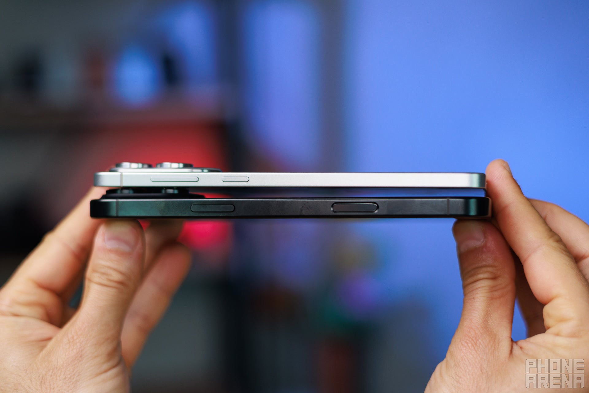 The iPhone 16 Pro Max appears very thick next to the Galaxy S25 Edge - Galaxy S25 Edge vs iPhone 16 Pro Max: Here's how these are different!