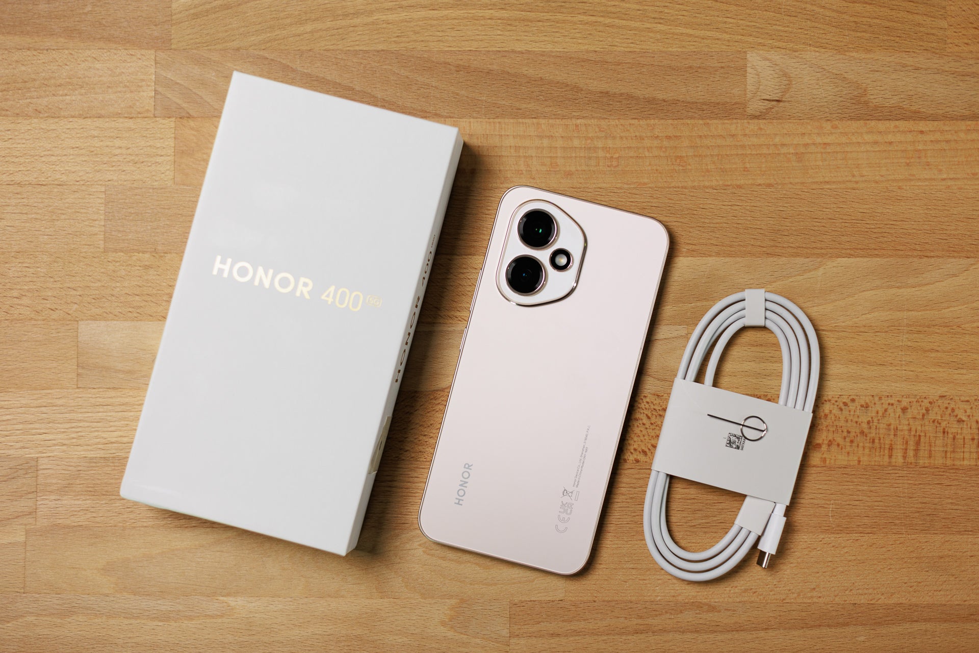 A modest retail box, just in line with what other brands are doing (bye-bye included chargers and cases) | Image by PhoneArena - Honor 400 5G Review: Form meets function