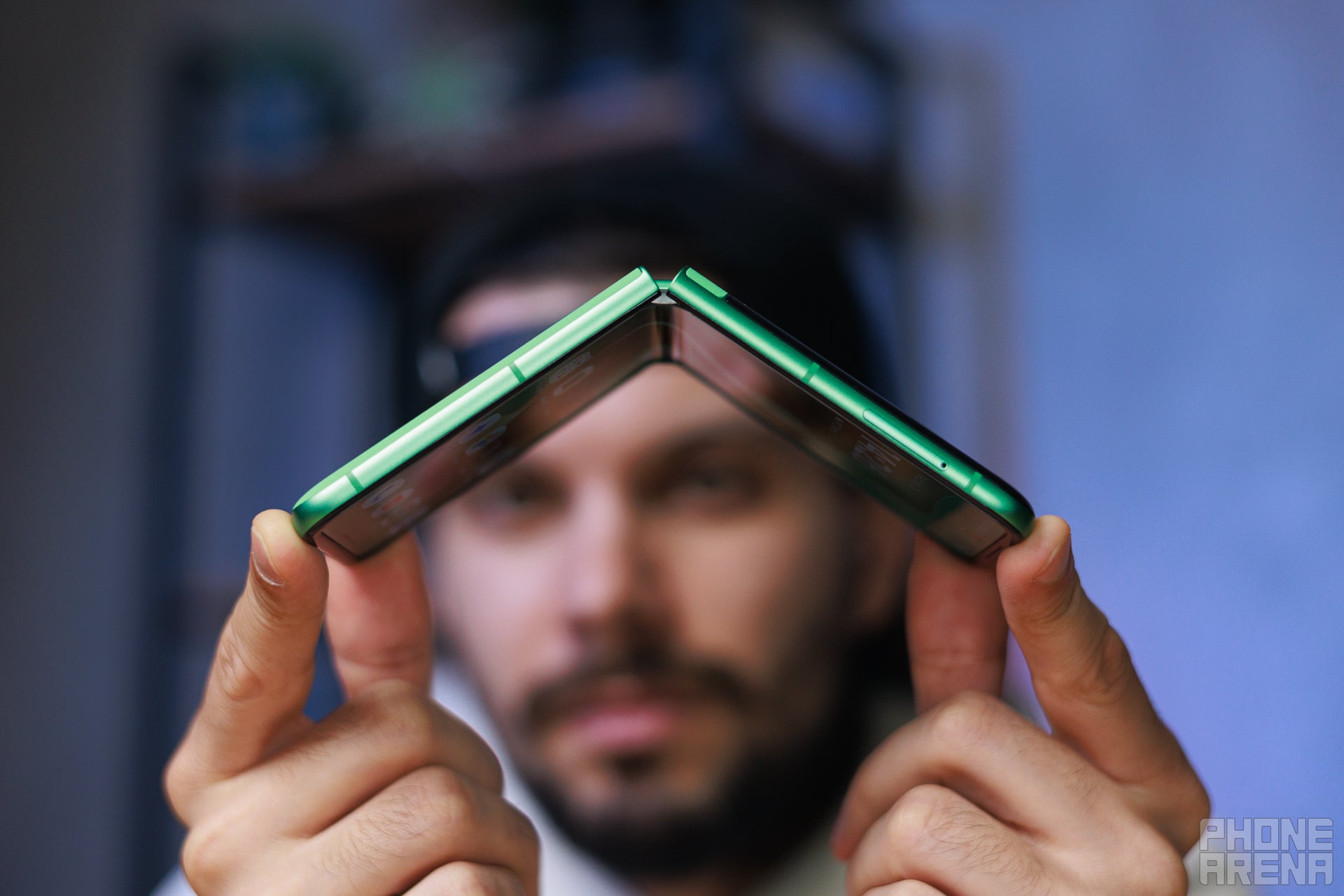 Motorola Razr 2025 Review: The budget foldable that cuts a few corners