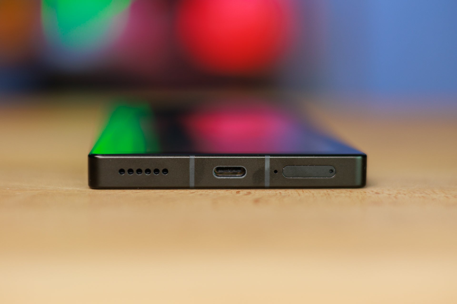 Fast charging but no wireless coils | Image by PhoneArena - RedMagic 10S Pro Review: The Hardcore Gamer