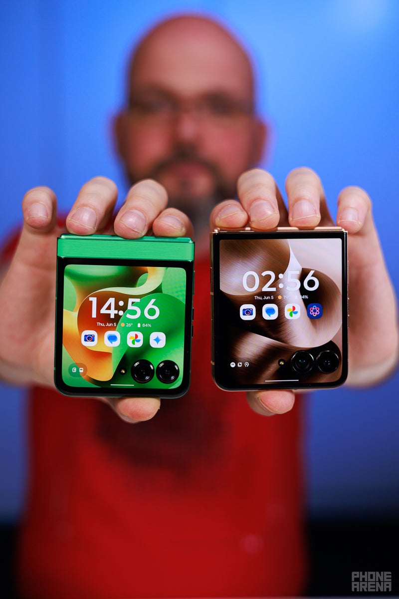 Motorola Razr (2025) vs Razr Ultra (2025): one is a pretty cover, the other is the whole package
