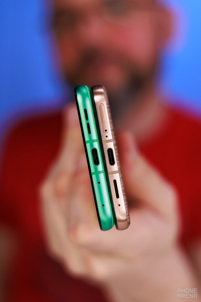 Motorola Razr (2025) vs Razr Ultra (2025): one is a pretty cover, the other is the whole package