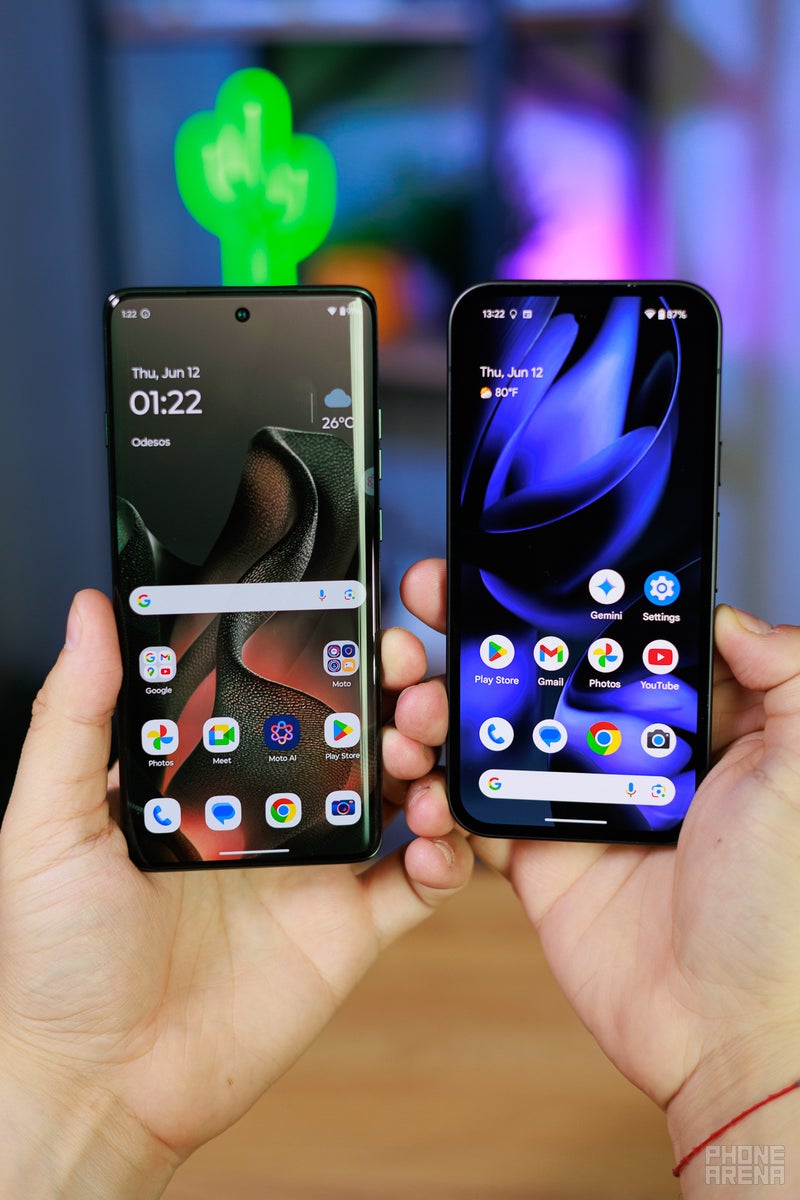 It's the Motorola that turns heads more (Image by PhoneArena)
