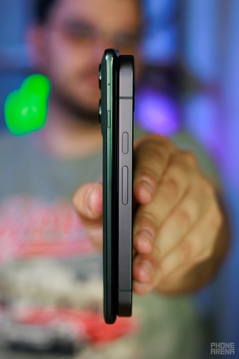 A staggering difference (Image by PhoneArena)