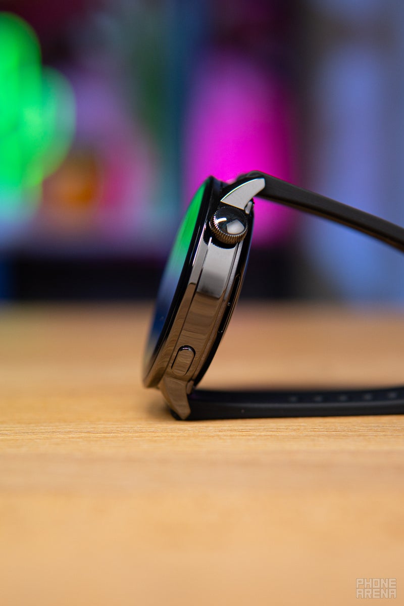 OnePlus Watch 3 43mm Review: The compact battery champ