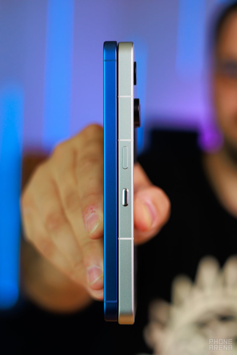 Nothing Phone (3) vs Samsung Galaxy S25 Plus: Which one is better?