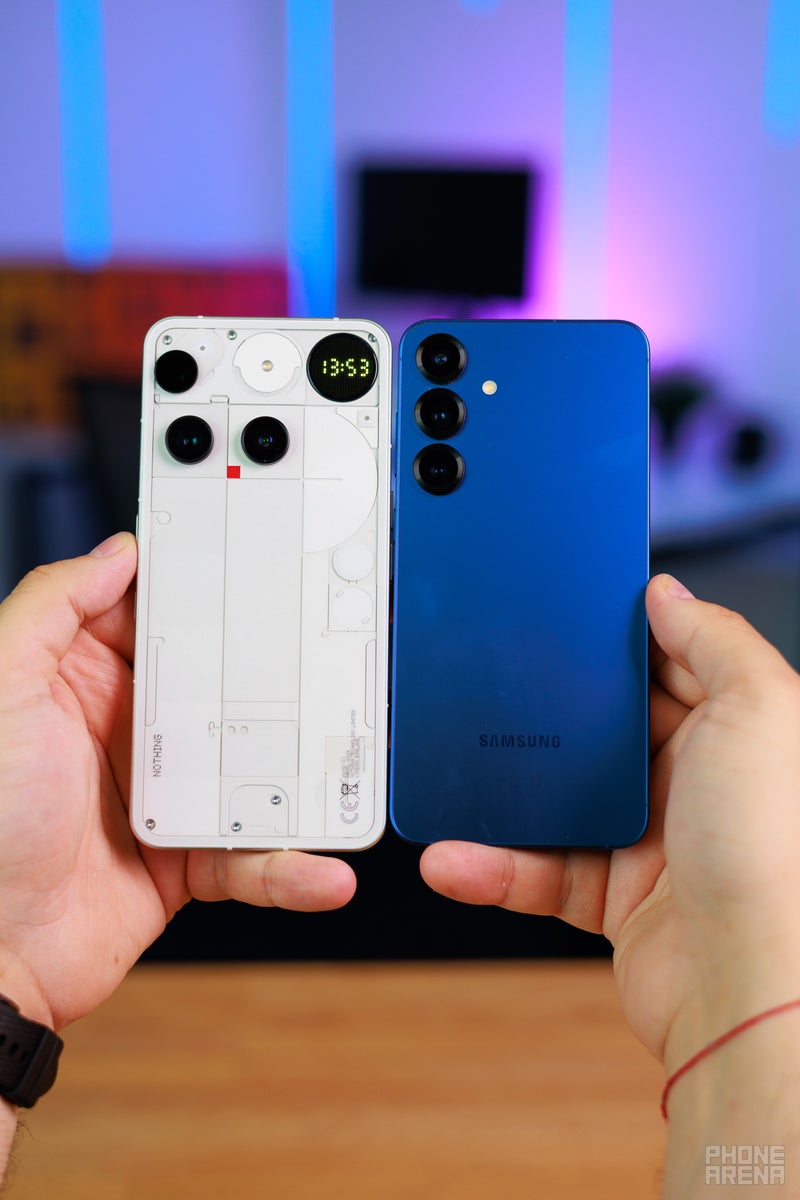 Nothing Phone (3) vs Samsung Galaxy S25 Plus: Which one is better?