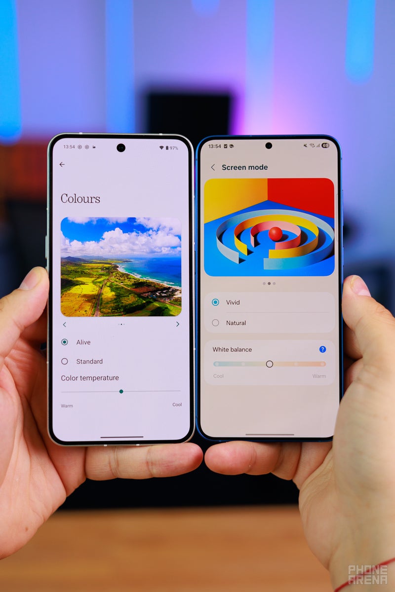 Nothing Phone (3) vs Samsung Galaxy S25 Plus: Which one is better?