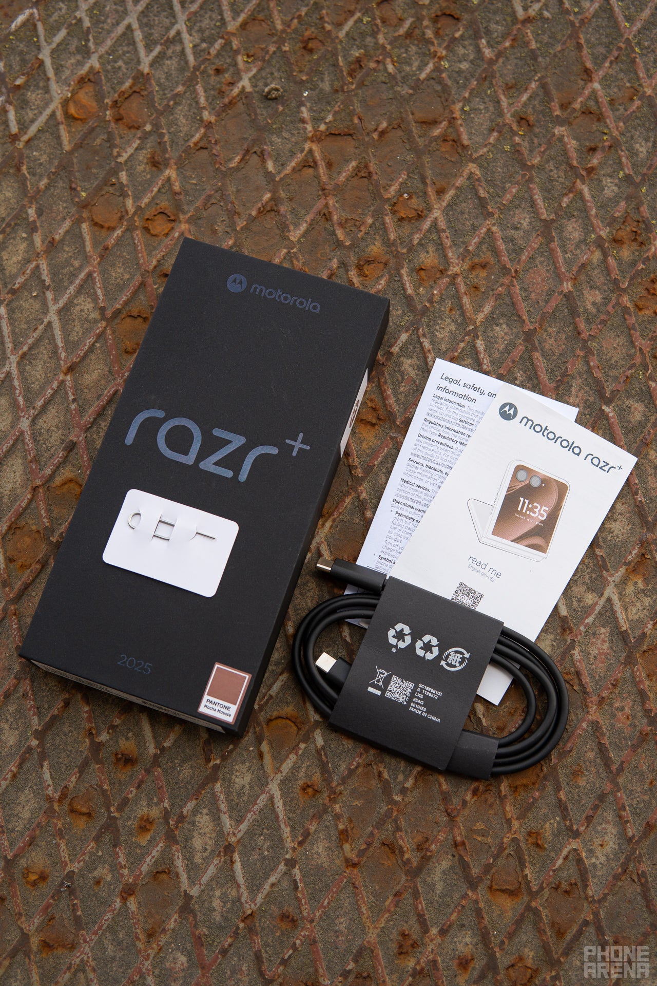 Motorola Razr Plus (2025) Review: The best flip phone you'll probably overlook