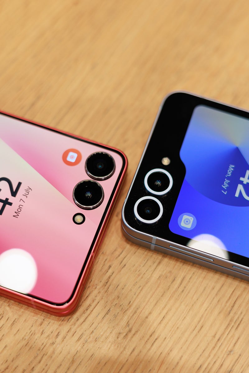 Samsung Galaxy Z Flip 7 vs Galaxy Z Flip 6: Edge-to-edge cover screen!