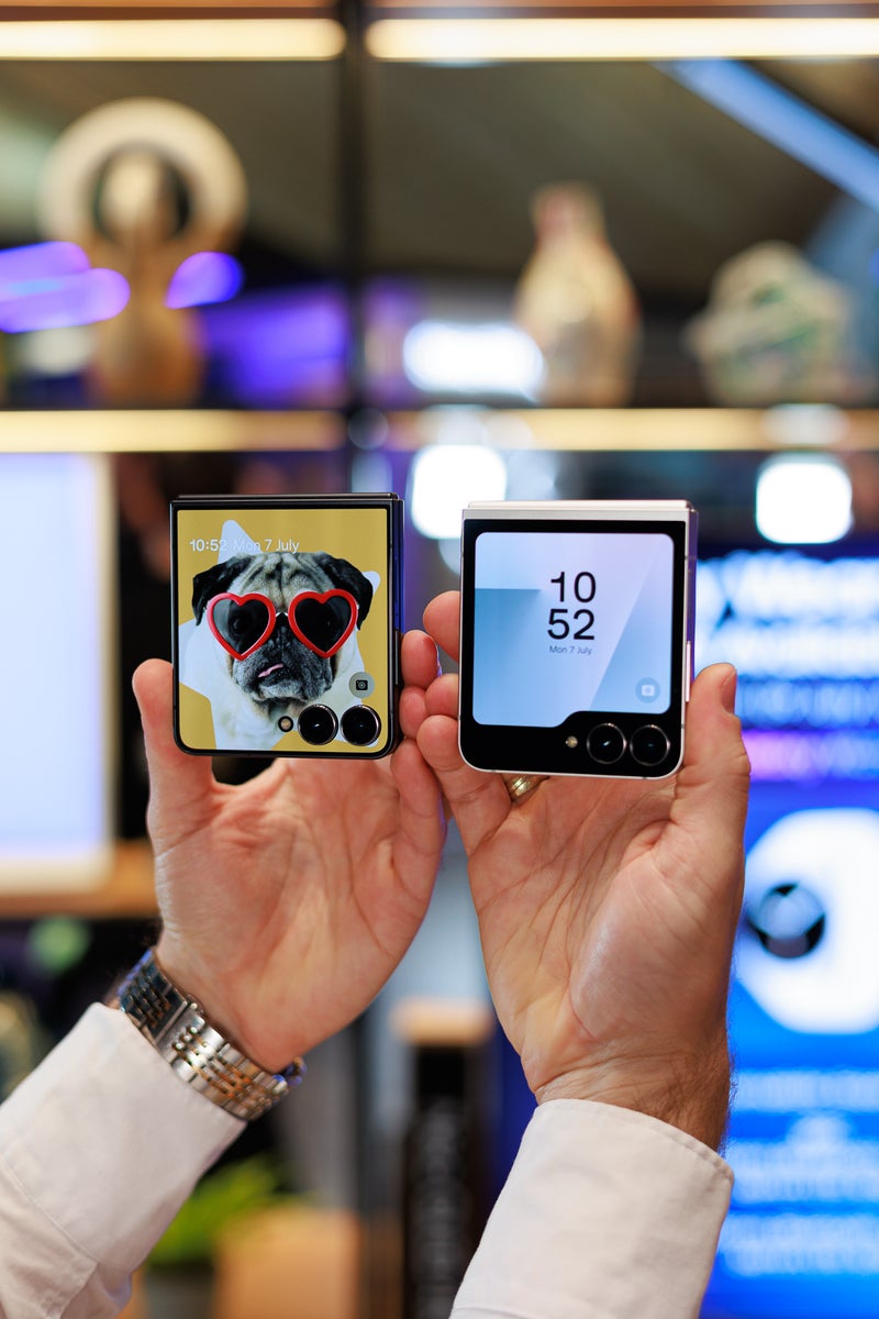 Samsung Galaxy Z Flip 7 vs Galaxy Z Flip 6: Edge-to-edge cover screen!