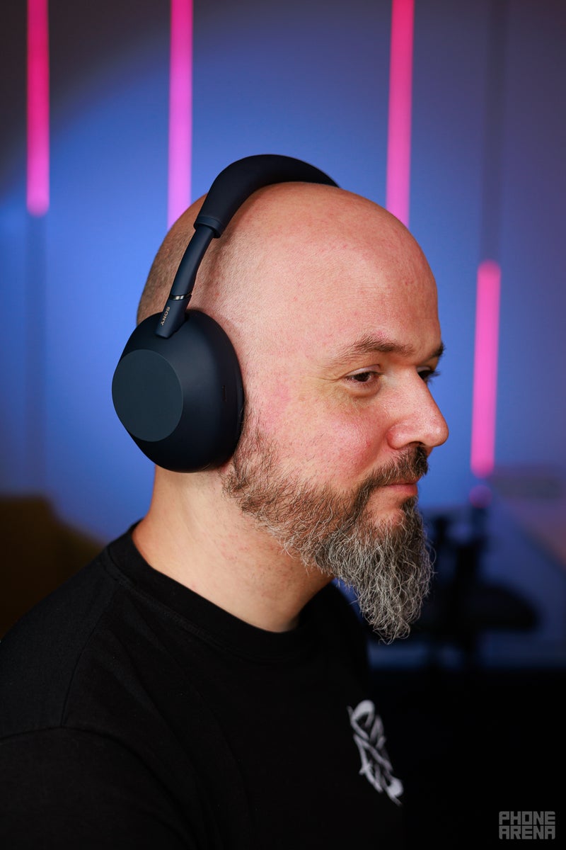 Sony WH-1000XM6 vs Apple AirPods Max: gloves off, earcups on