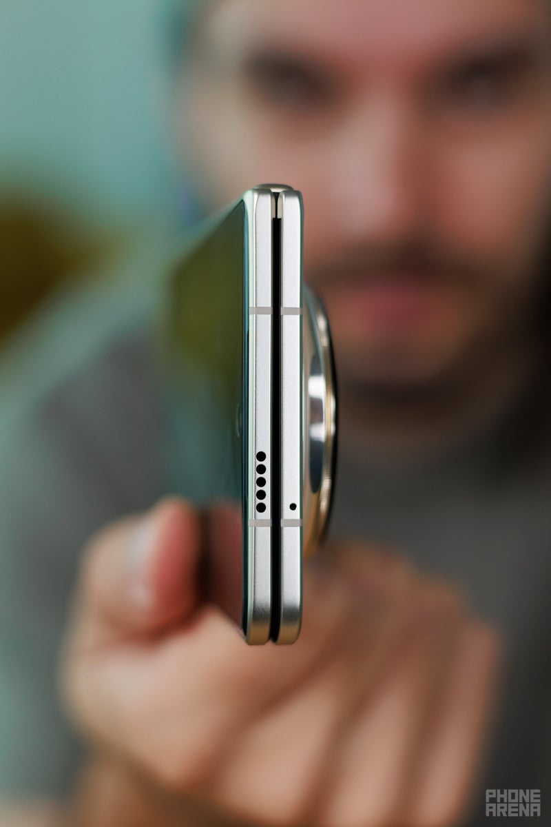 Honor Magic V5 folded, from the top