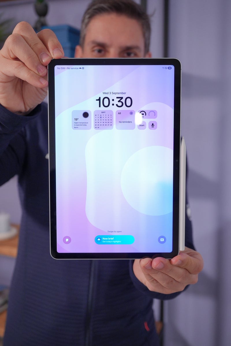 Samsung Galaxy Tab S11 Hands-on Preview: It's basically a mini Tab Ultra