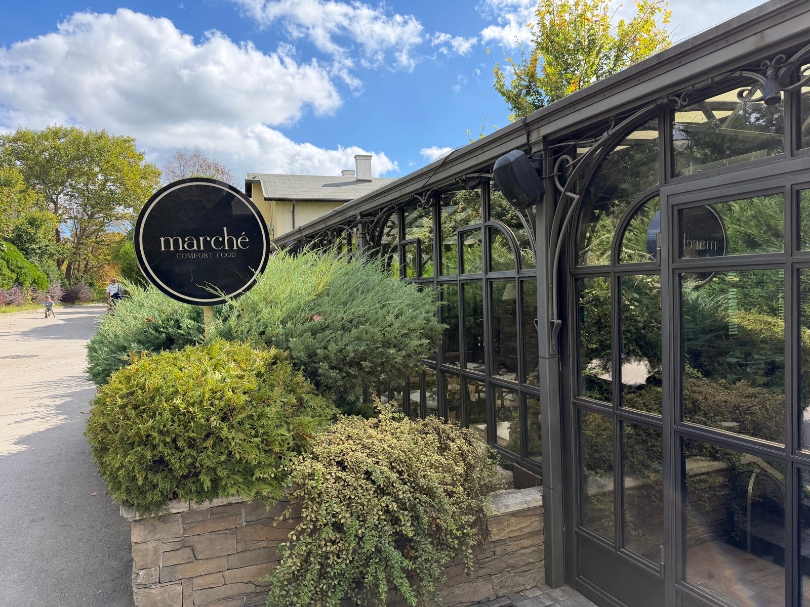 iPhone 17 Pro Max - iPhone 17 Pro Max vs iPhone 16 Pro Max: Save your money