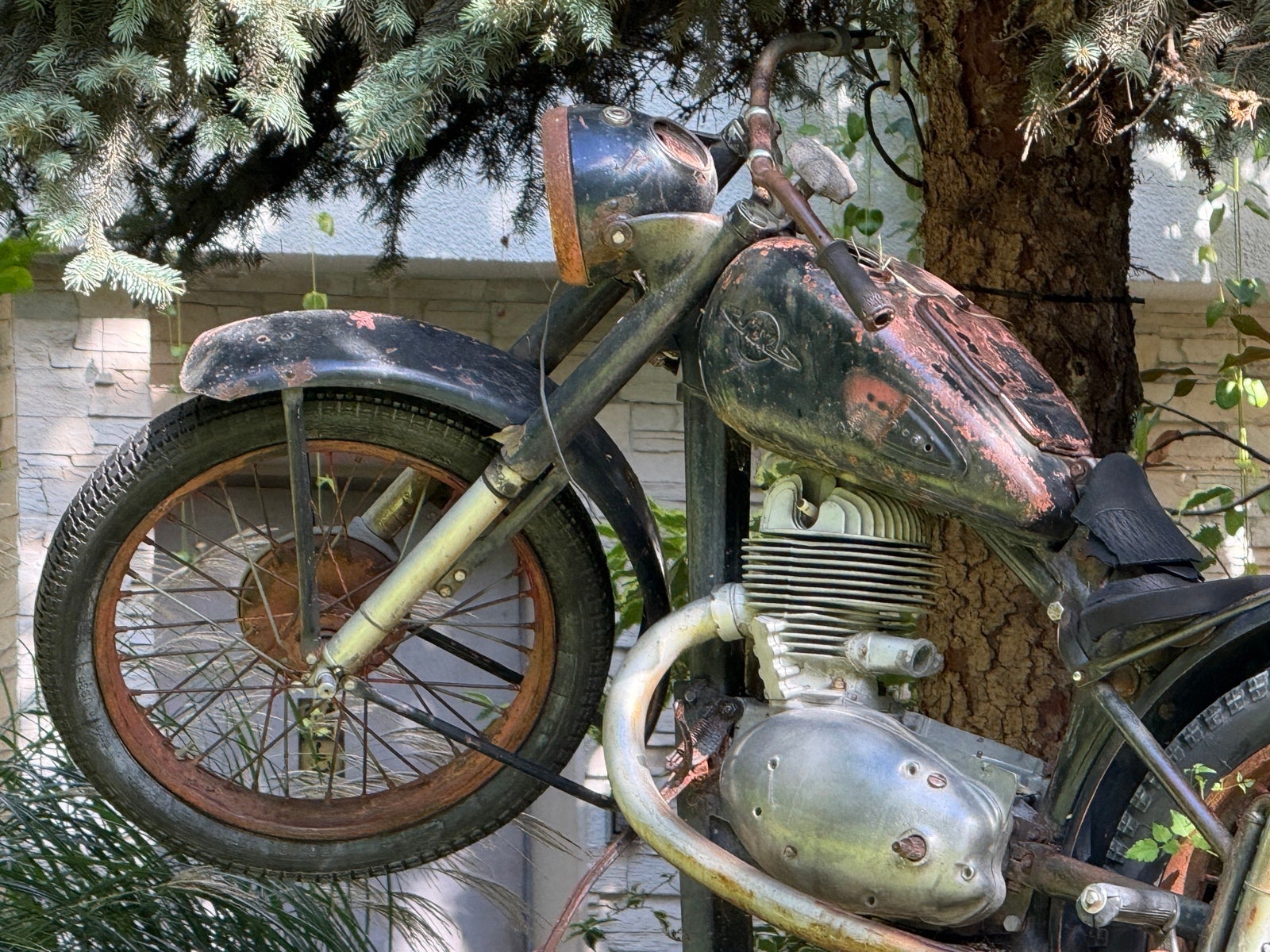 iPhone 16 Pro Max 5X - iPhone 17 Pro Max vs iPhone 16 Pro Max: Save your money