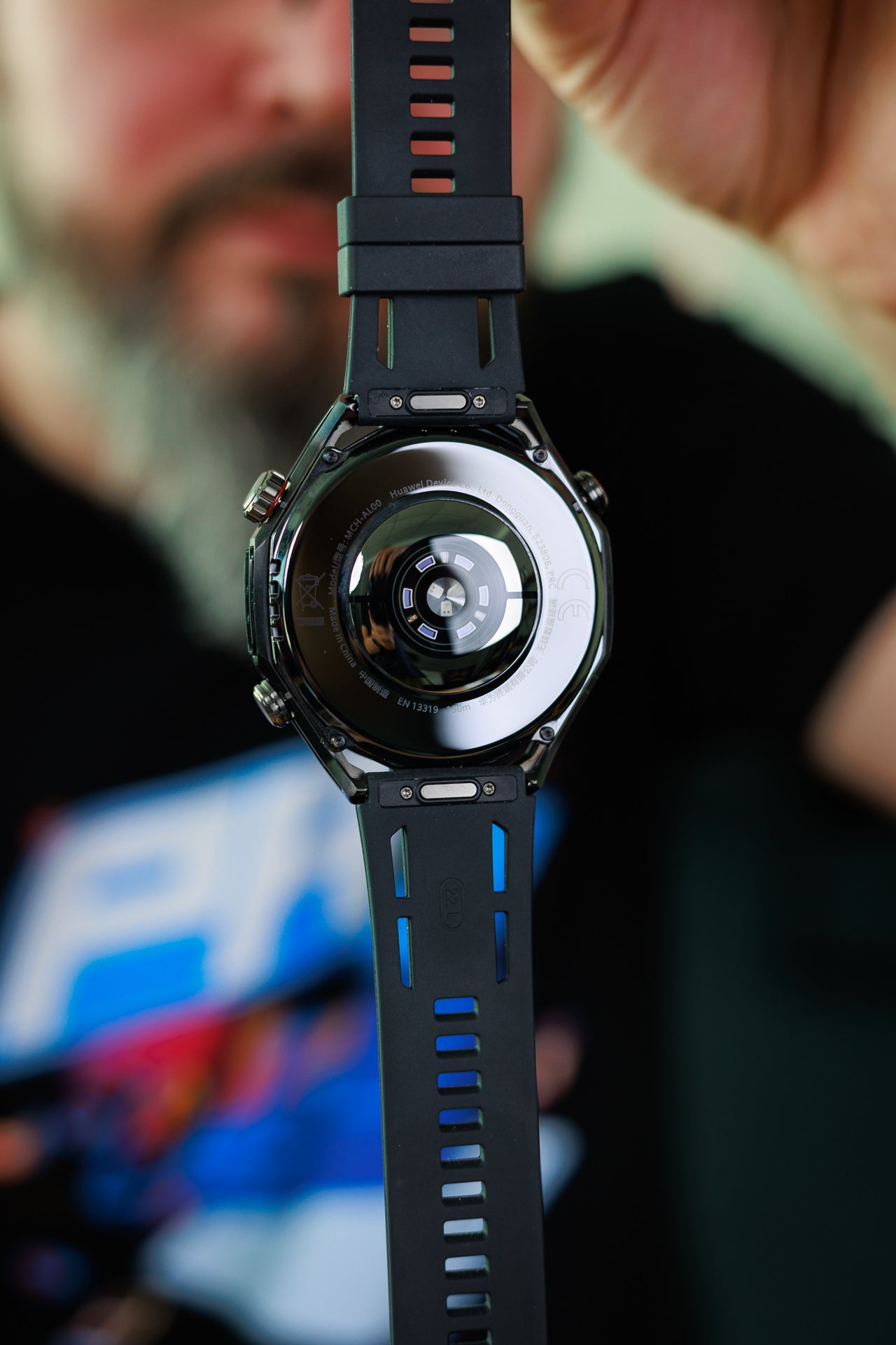 Huawei Watch Ultimate 2 review: Dive! Dive! Dive!