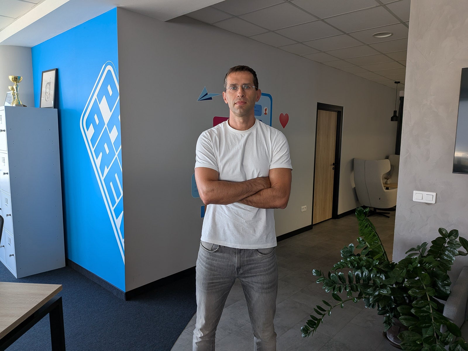 Pixel 9a&amp;nbsp;1X - Galaxy S25 FE vs Pixel 9a: The bona-fide affordable flagship battle