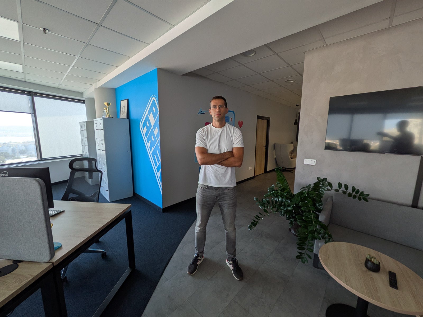 Pixel 9a&amp;nbsp;UW - Galaxy S25 FE vs Pixel 9a: The bona-fide affordable flagship battle