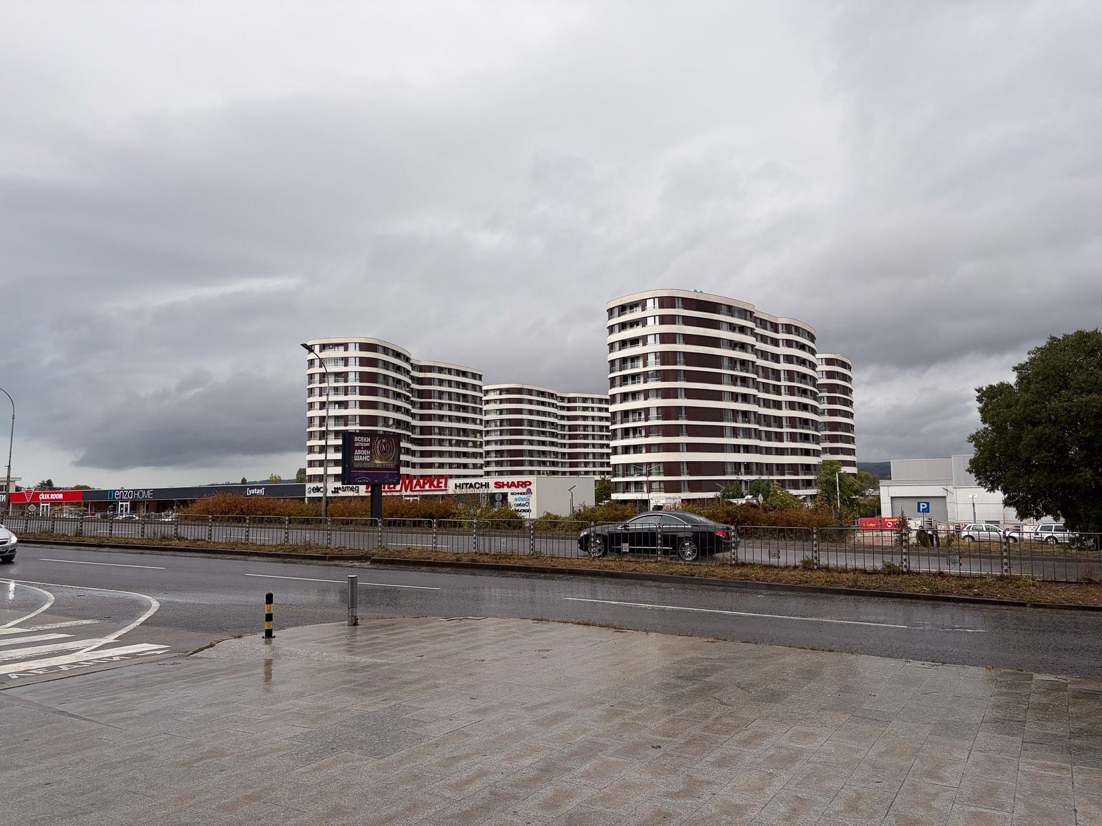 iPhone 17 - iPhone 17 vs iPhone 17 Pro: The base iPhone suddenly makes a lot more sense