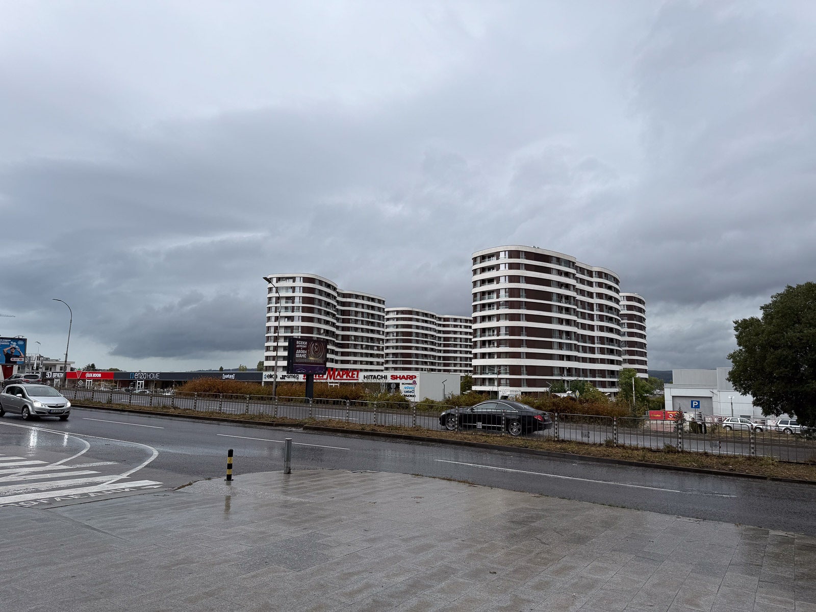 iPhone 17 Pro - iPhone 17 vs iPhone 17 Pro: The base iPhone suddenly makes a lot more sense