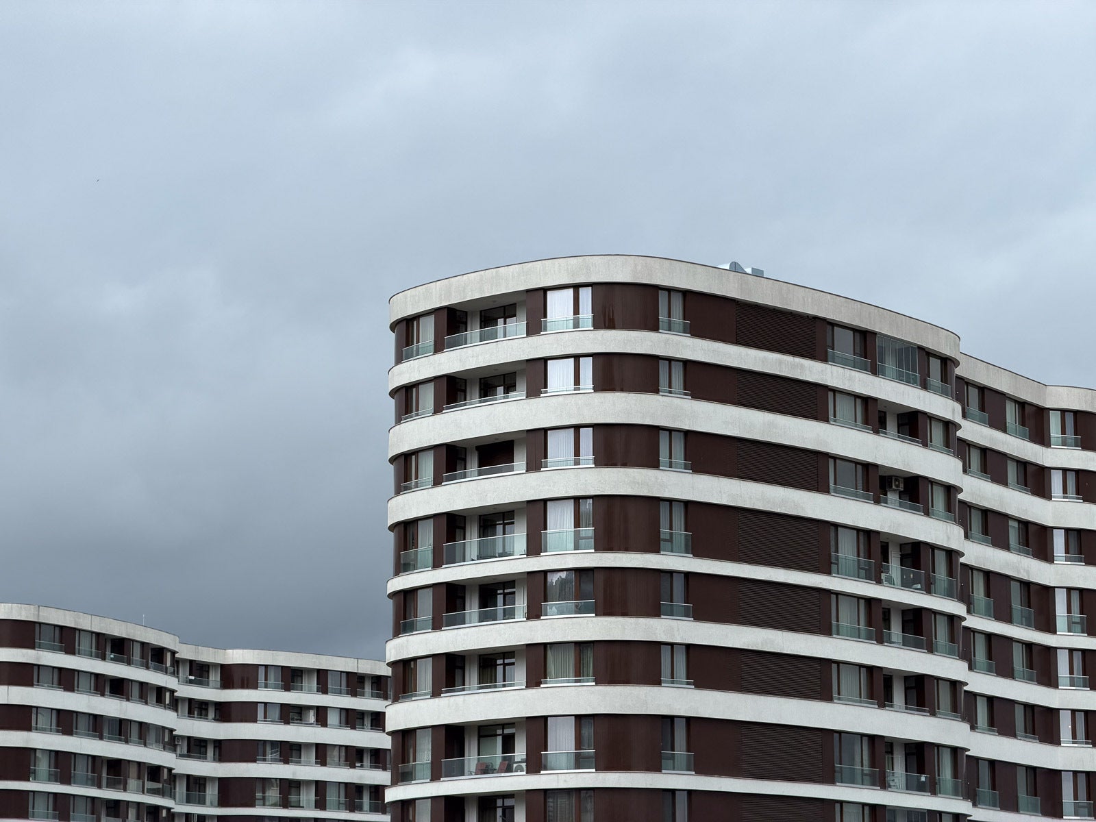 iPhone 17 Pro 10x - iPhone 17 vs iPhone 17 Pro: The base iPhone suddenly makes a lot more sense