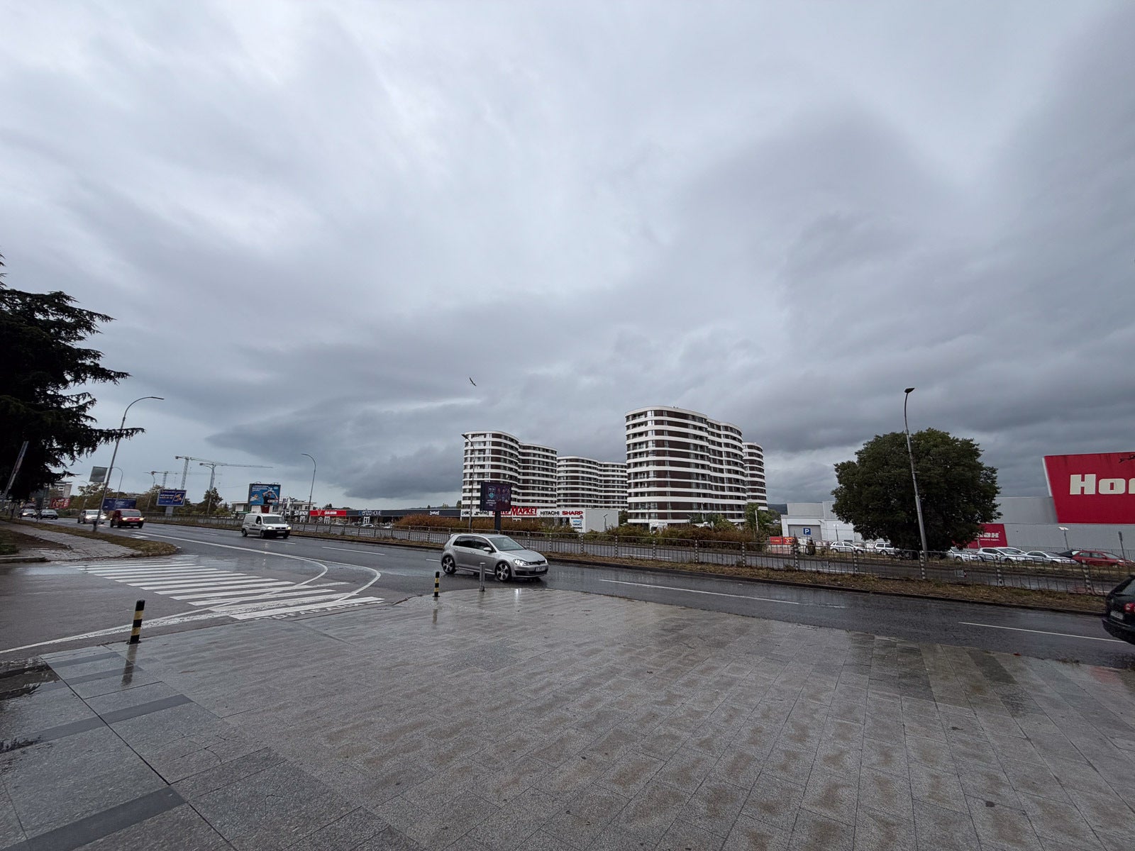 iPhone 17 Pro - iPhone 17 vs iPhone 17 Pro: The base iPhone suddenly makes a lot more sense