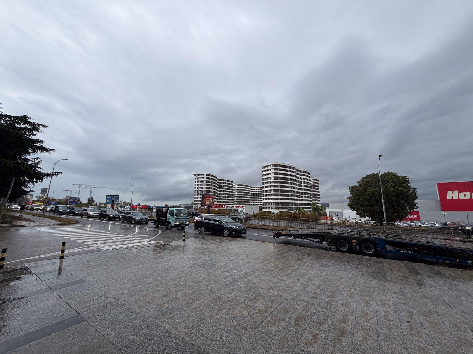 iPhone 17 Pro - Samsung Galaxy Z Flip 7 vs iPhone 17 Pro: What’s the smarter $1,099 buy in 2025?